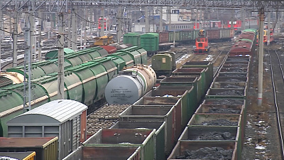 Рабочий обворовывал электровозы