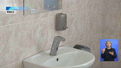 В больнице разгромили новые туалеты