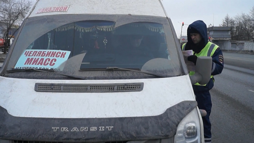 Автоинспекторы задержали автобус с пассажирами