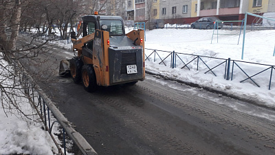 «Потом замерзнет и будете мучиться»: мэр Челябинска поручила убрать с дорог снежные кучи