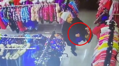 Похитительница детских вещей попала на видео