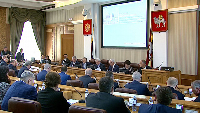 Депутаты ЗСО приняли поправки в Конституцию