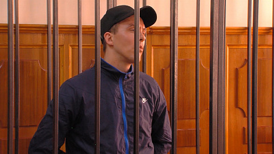 Гость убил хозяйку дома и ее сына