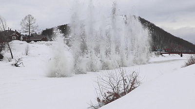 На реке Сим взорвали лёд
