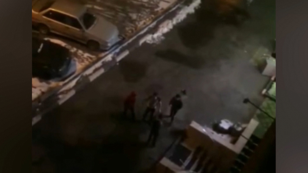 Челябинцы устроили потасовку на улице Воровского