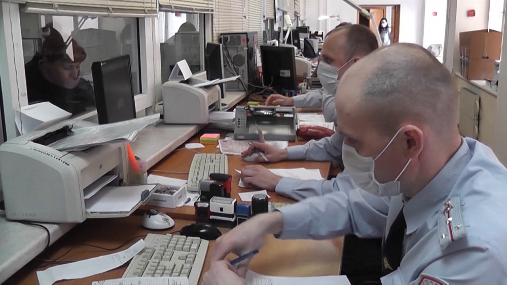 Полицейские продолжают прием граждан