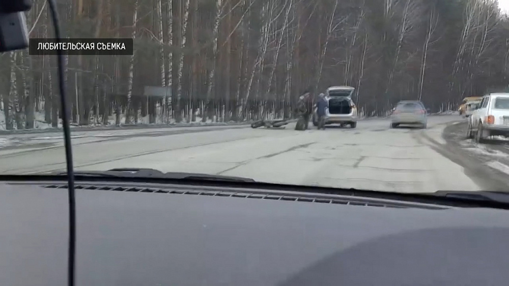 Легковушка столкнулась с мотоциклом