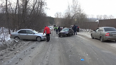 Десять машин столкнулись в Магнитогорске