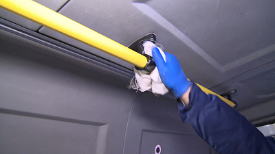 Маршрутные такси обрабатывают антисептиком