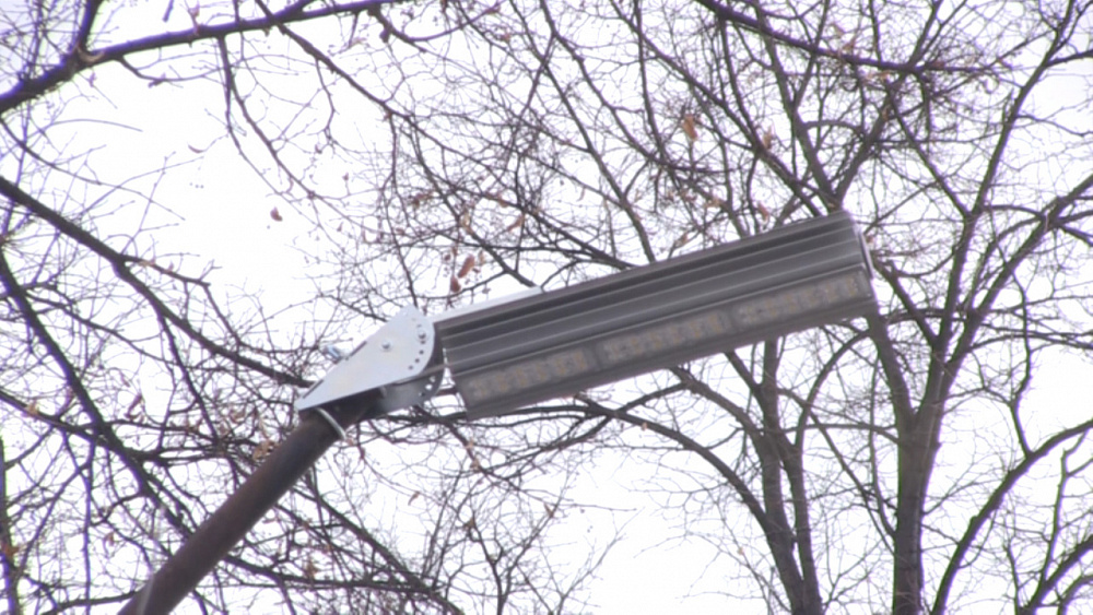 В Миассе продолжают менять светильники