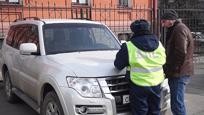 Автоинспекторы задержали автомобиль-двойник