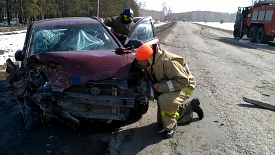 В Челябинске столкнулись три легковых автомобиля