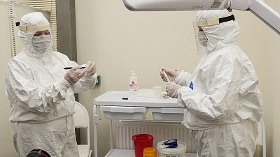 В аэропортах Челябинска и Магнитогорска берут анализы на коронавирус у всех прилетающих