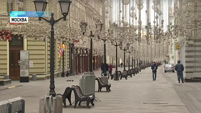 Москва уходит в режим всеобщей изоляции