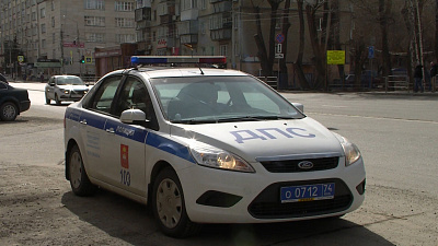 Полицейские напоминают о режиме самоизоляции через громкоговорители