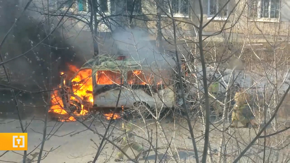 В одном из миасских дворов загорелся автомобиль