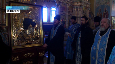 Священники Челябинска объехали город с иконой