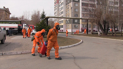 Спасатели дезинфицируют челябинскую больницу № 8 