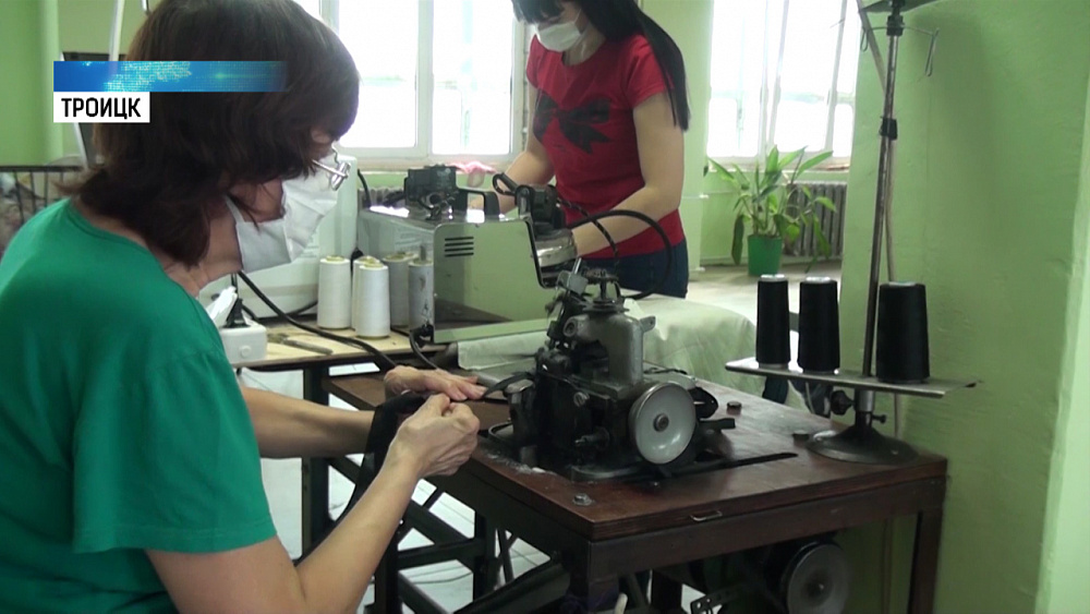 Предприятия начали изготавливать маски