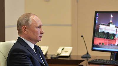 Путин объявил о повышенных выплатах медикам за борьбу с коронавирусом