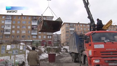 Коммунальщики не справляются с вывозом мусора