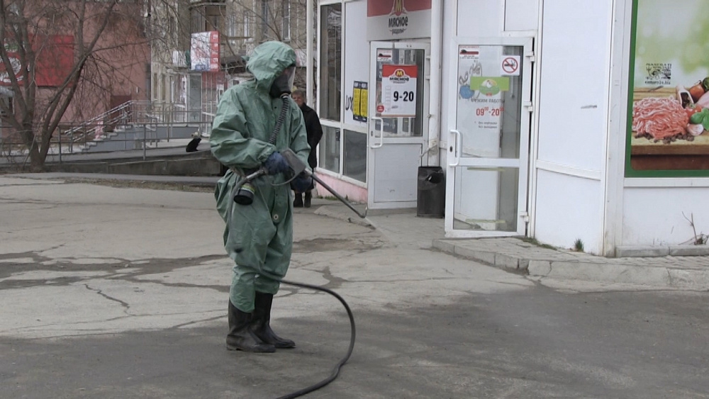 В Миассе начали дезинфекцию остановок