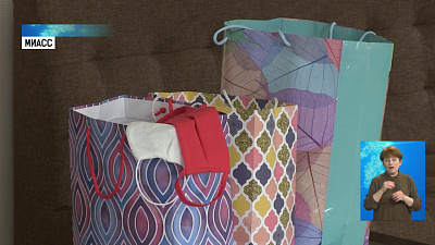 Дети шьют маски соцработникам и пенсионерам