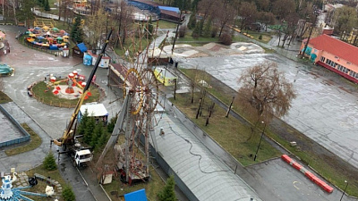 В Челябинске убирают аттракционы