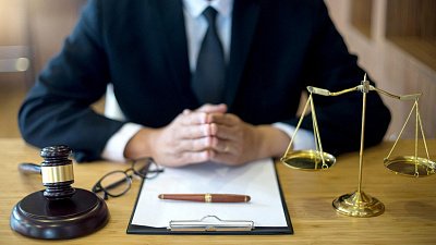 Помощь юриста на горячей линии