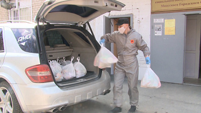 Миасским инвалидам доставляют продуктовые наборы