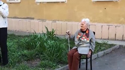 В Снежинске попал на видео парад для одного ветерана