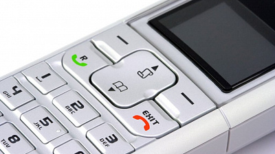 Ветеранам и инвалидам ВОВ подарят мобильные телефоны с безлимитом на звонки