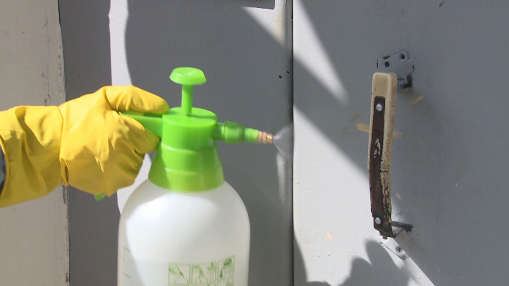 В Миассе дезинфицируют подъезды жилых домов