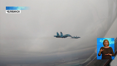 Летчики ЦВО поздравили с Днём Победы