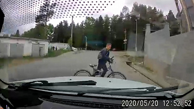 Велосипед VS «Дастер»: запись с видеорегистратора