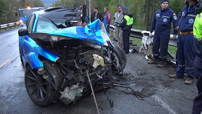 «Инфинити» влетел в большегруз: видео с трассы М-5