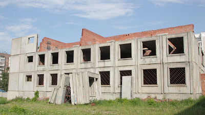 Мэрия начинает масштабную работу по демонтажу уродующих облик города зданий