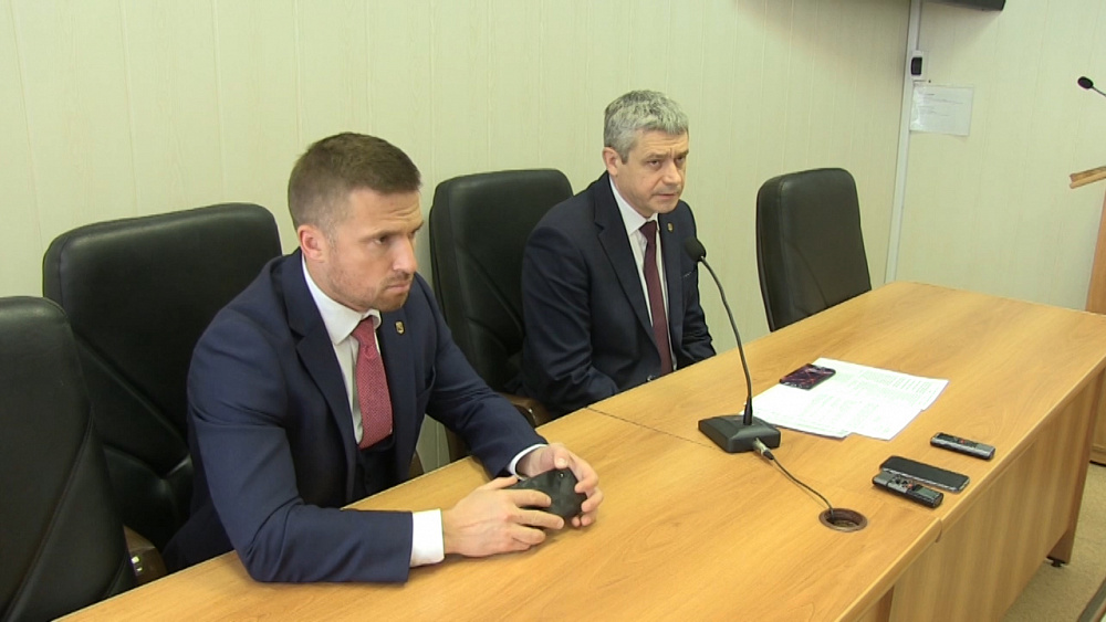 Губернатор обсудил с главой Миасского городского округа Григорием Тонких вопросы распространение коронавирусной инфекции, поддержки экономики и реализации национальных проектов