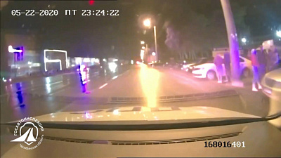 Нелегальные автогонки в Челябинске предотвратили сотрудники ГИБДД: оперативное видео