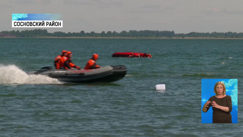 Спасатели провели учения на воде