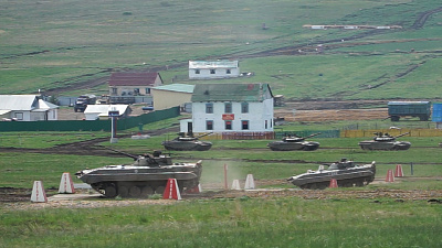 Видео ЦВО: танковый биатлон в Челябинской области
