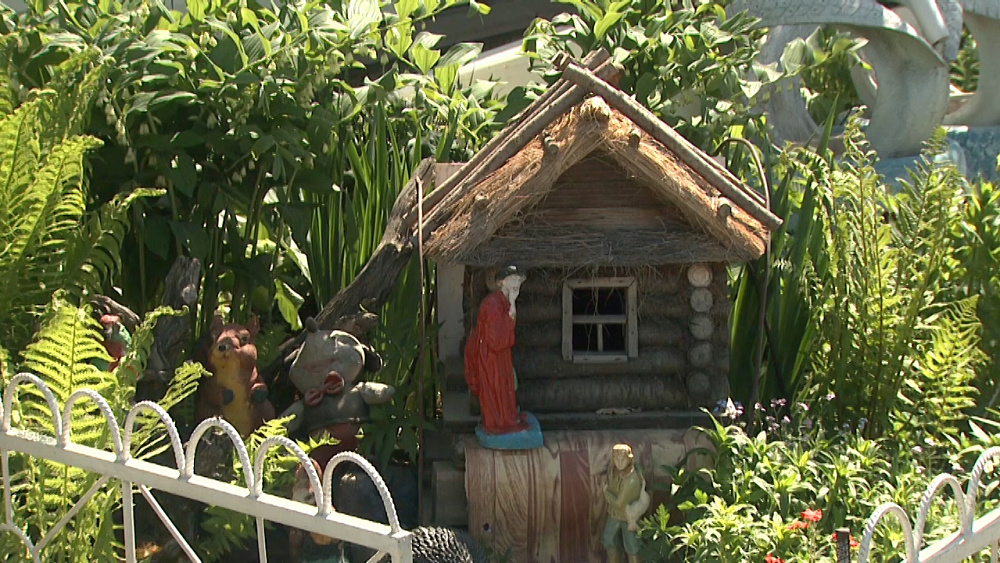 Пенсионерка из Миасса создает сказку своими руками