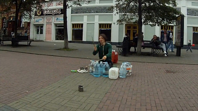 Уличные артисты Челябинска попали на видео