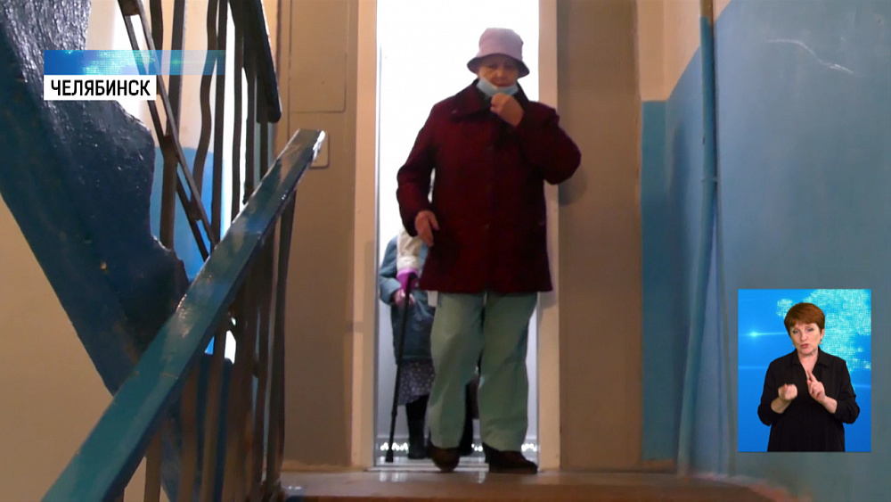 В многоэтажке год не чинили лифты