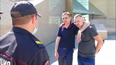 Полицейские сняли видео, чтобы предупредить любителей алкоголя