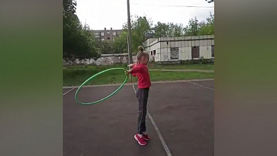 Челябинская гимнастка записала видео со своей тренировки