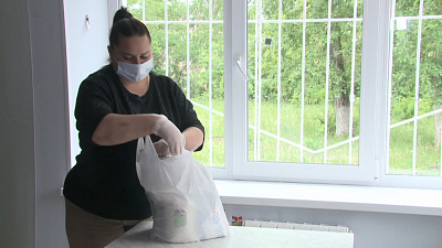 Жителям Миасса раздали продуктовые наборы