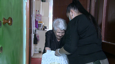 Жителям Миасса раздали продуктовые наборы