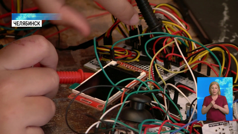 Школьники создали обеззараживатель для рук