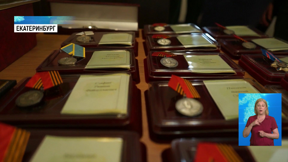 Танкиста наградали за спасение ребёнка